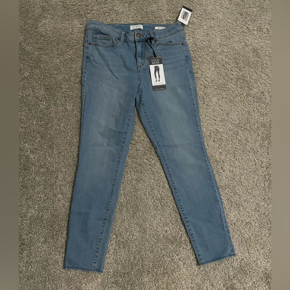 Sofia Vergara jeans NWT